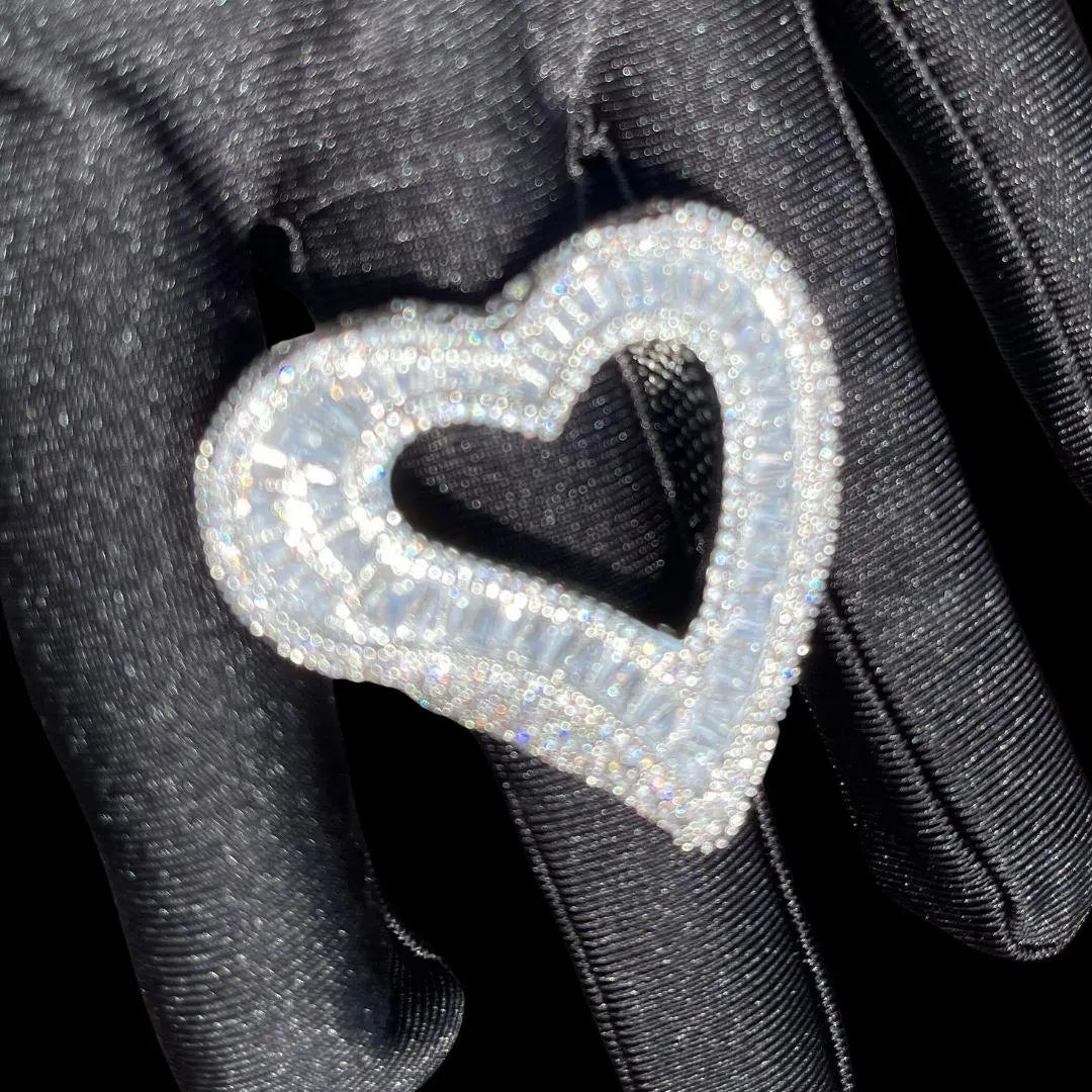 Open Heart Iced Out Ring - Cartice™LuxuryJewelryGoldSilverWatchBraceletNecklaceChainIced-outCubanMoissaniteTarnish-freeStainlessDurablePremiumShinePlatedStatementDiamondAffordable