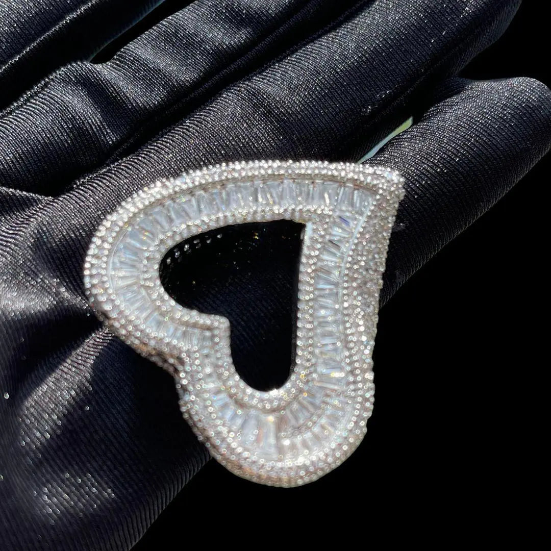 Open Heart Iced Out Ring - Cartice™LuxuryJewelryGoldSilverWatchBraceletNecklaceChainIced-outCubanMoissaniteTarnish-freeStainlessDurablePremiumShinePlatedStatementDiamondAffordable