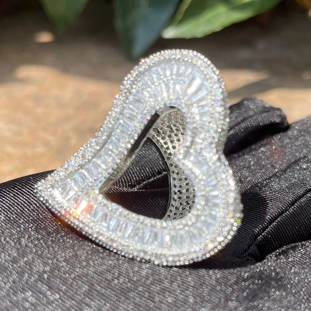 Open Heart Iced Out Ring - Cartice™LuxuryJewelryGoldSilverWatchBraceletNecklaceChainIced-outCubanMoissaniteTarnish-freeStainlessDurablePremiumShinePlatedStatementDiamondAffordable