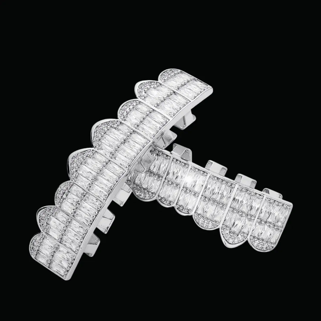 Punk Teeth Iced Out Grillz - Cartice™LuxuryJewelryGoldSilverWatchBraceletNecklaceChainIced-outCubanMoissaniteTarnish-freeStainlessDurablePremiumShinePlatedStatementDiamondAffordable